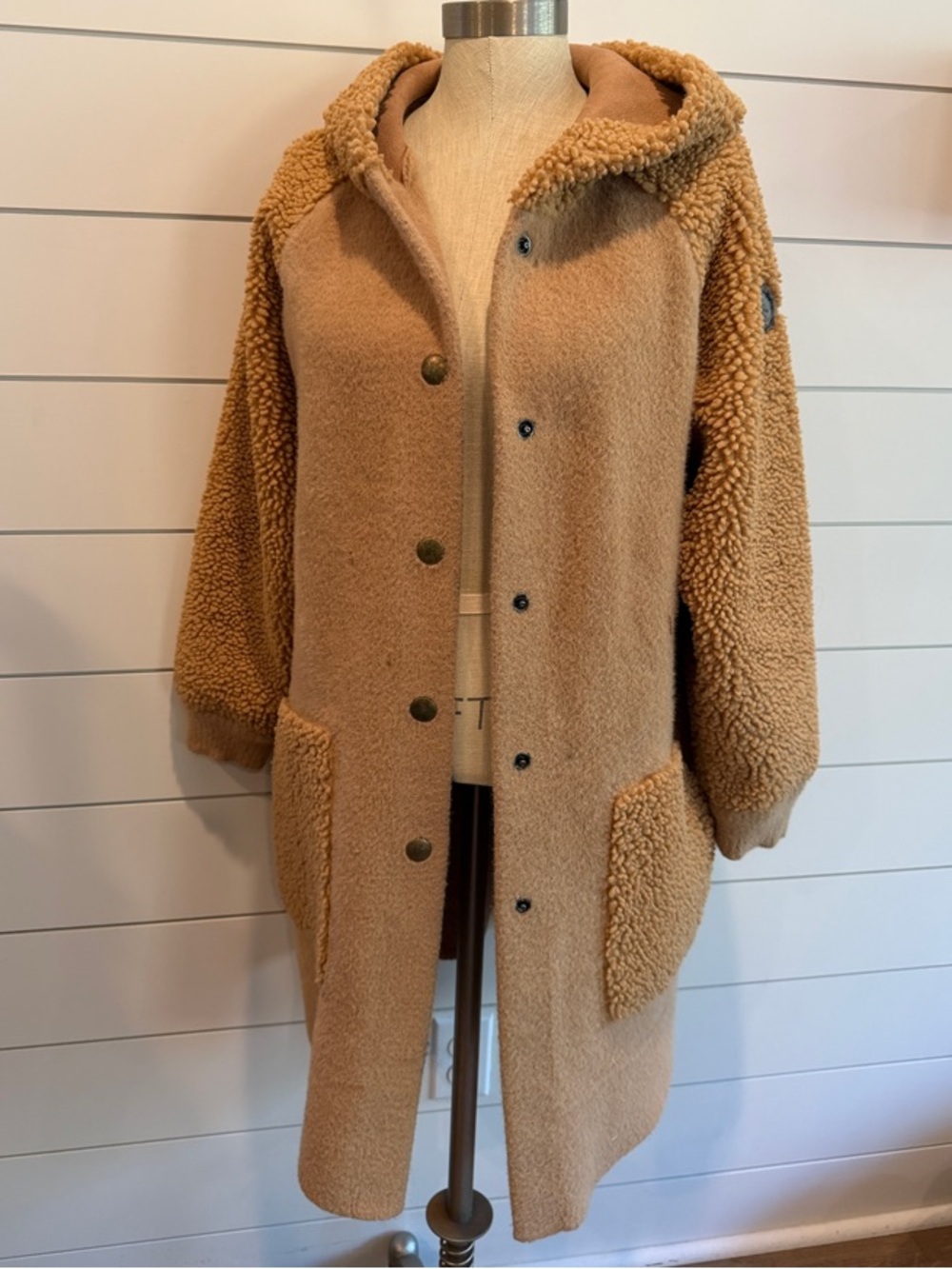 Boundless North Hooded Teddy Jacket in Camel